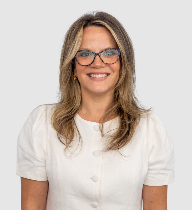 Erin Headshot